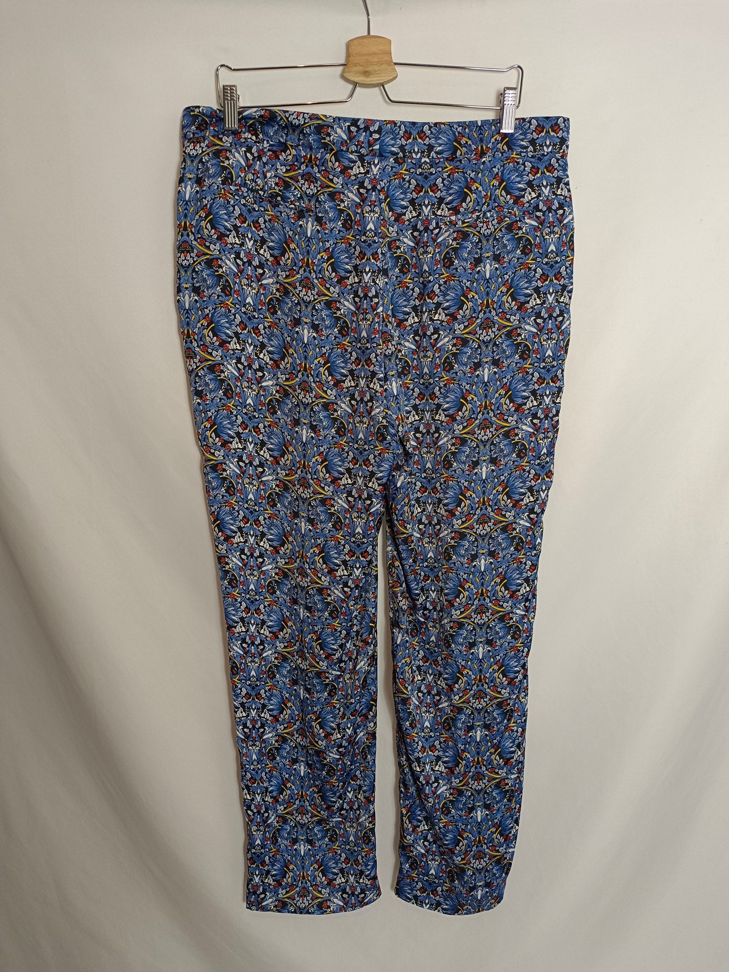 ZARA. Pantalón palazzo estampado T.xl