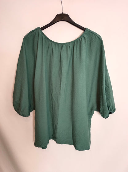 PRIMARK. Blusa fluida verde T.46