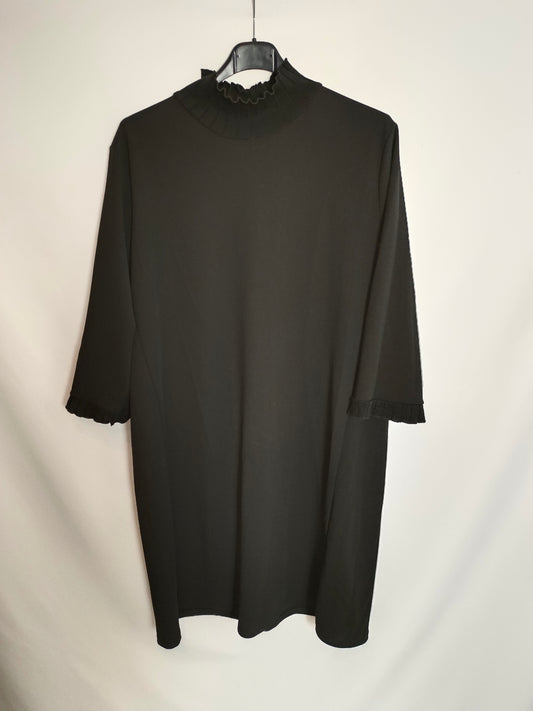 ZARA. Vestido corto negro T.xl