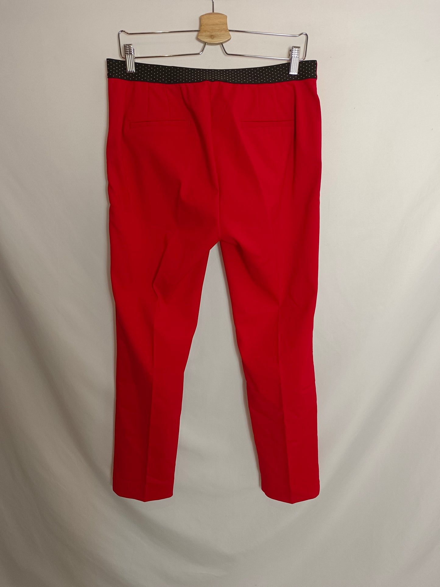 ZARA. Pantalón rojo de vestir T.xl