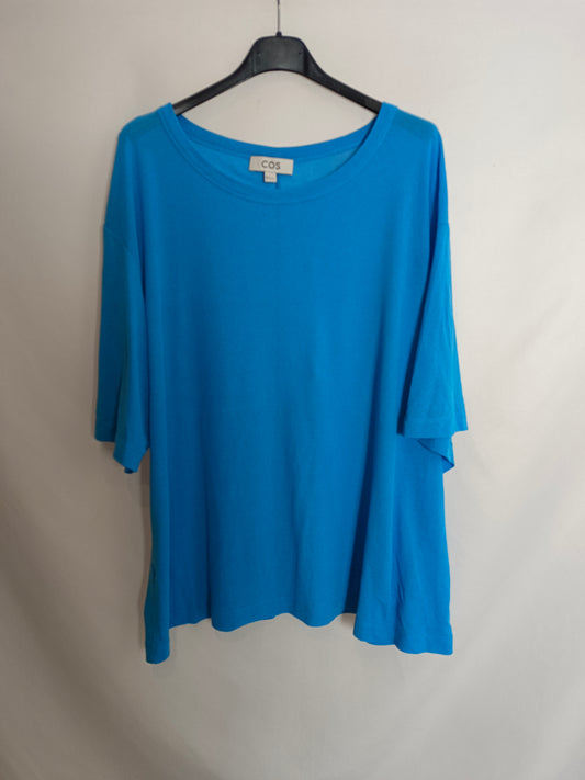 COS. Camiseta oversized azul T.l