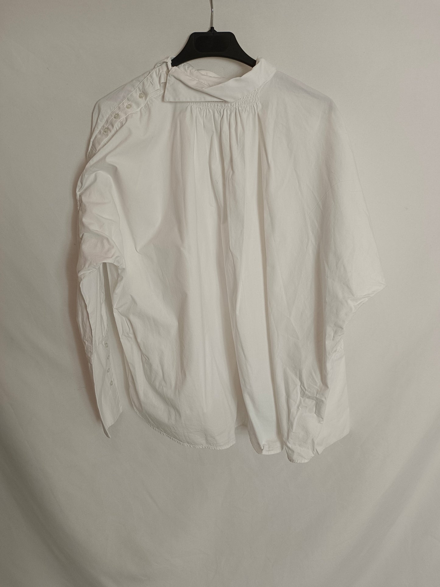 MAJE. Blusa blanca oversized T.2(m)