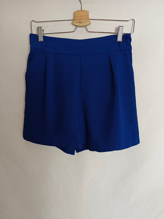 FORMULA JOVEN. Short fluido azul T.38