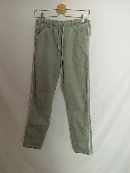 OTRAS. Pantalón verde elástico T.m