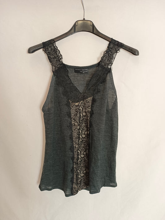 ZARA. Top gris encaje T.s