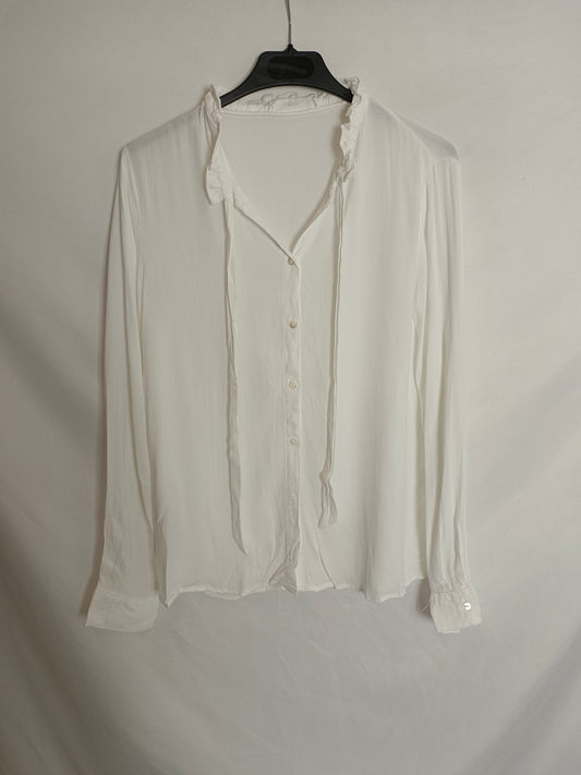 MANGO. Camisa blanca lazada cuello. T.S