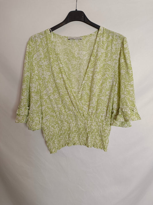 PULL&BEAT. Top verde flores  T.l