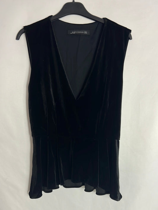 ZARA. Top terciopelo negro volante. T S