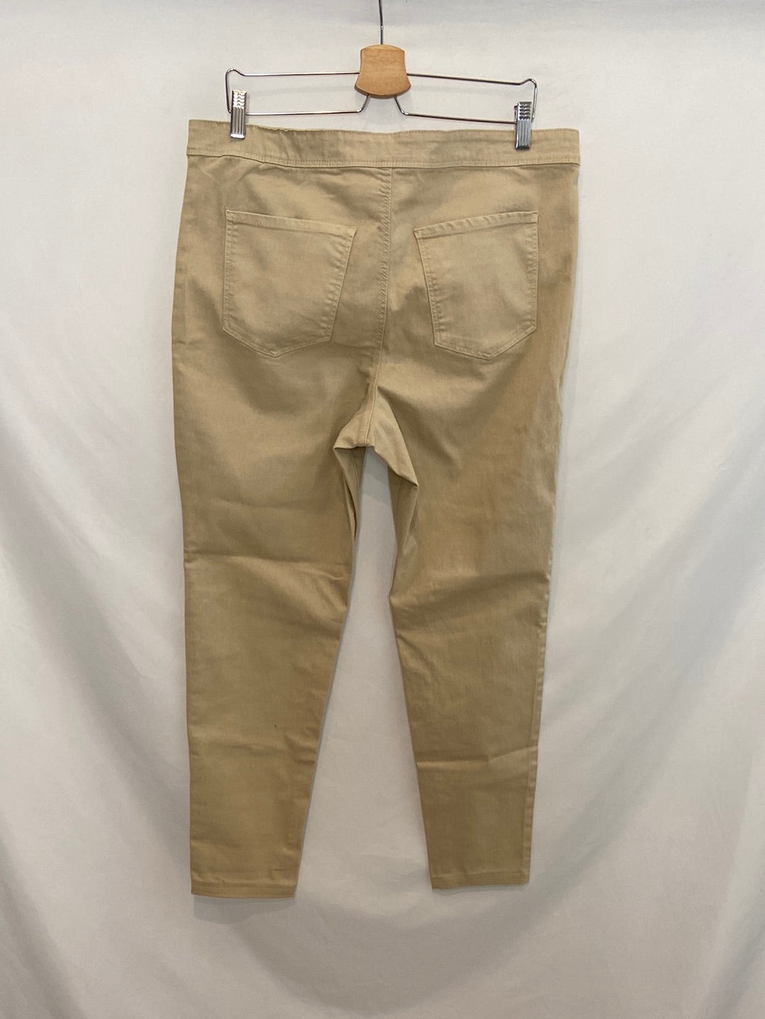 VIOLETA BY MANGO. Pantalón vaquero beige T. 50