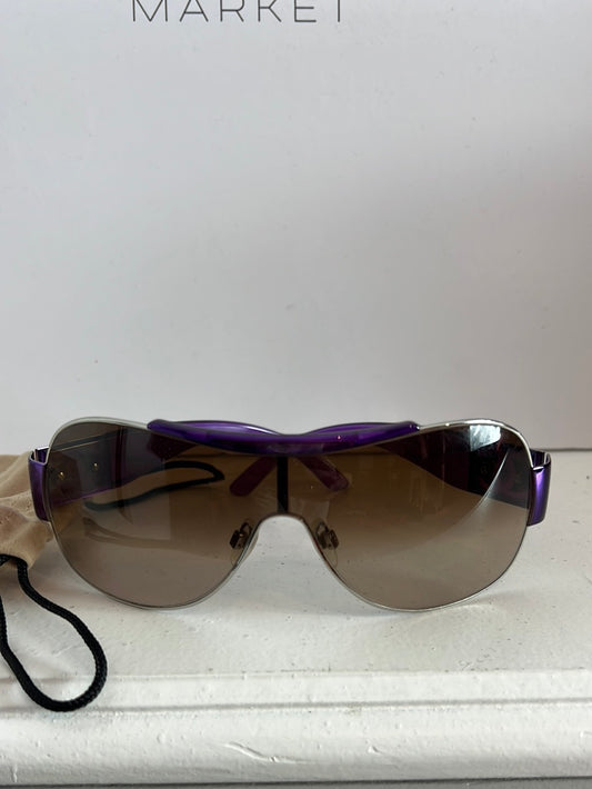 CHANEL. Gafas patillas moradas