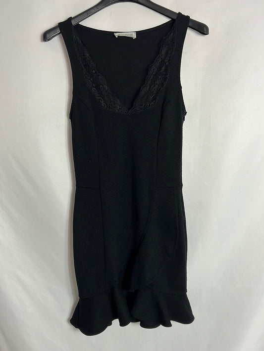 ZARA. Vestido negro entallado encaje. T S