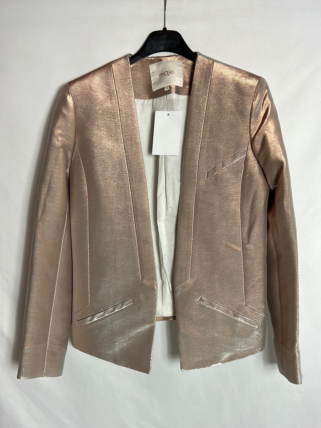 MAJE. Blazer rosa claro brillo. T 36