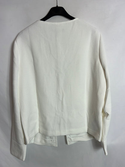 MANGO. Chaqueta blanca textura. T XL