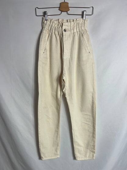 ZARA. Pantalón slouchy beige claro. T 32