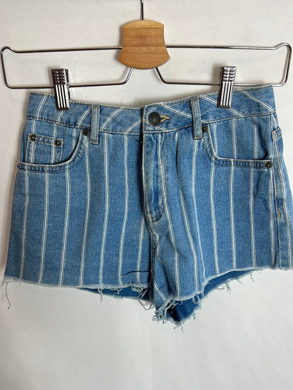 SUBDUED. Shorts denim rayas T.34