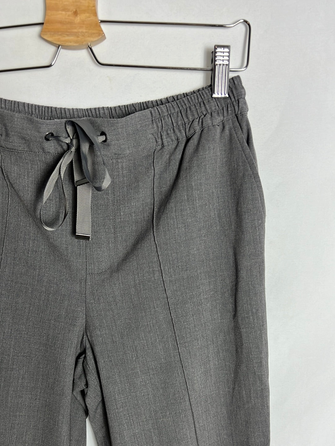 SPRINGFIELD. Pantalón gris fluido. T M