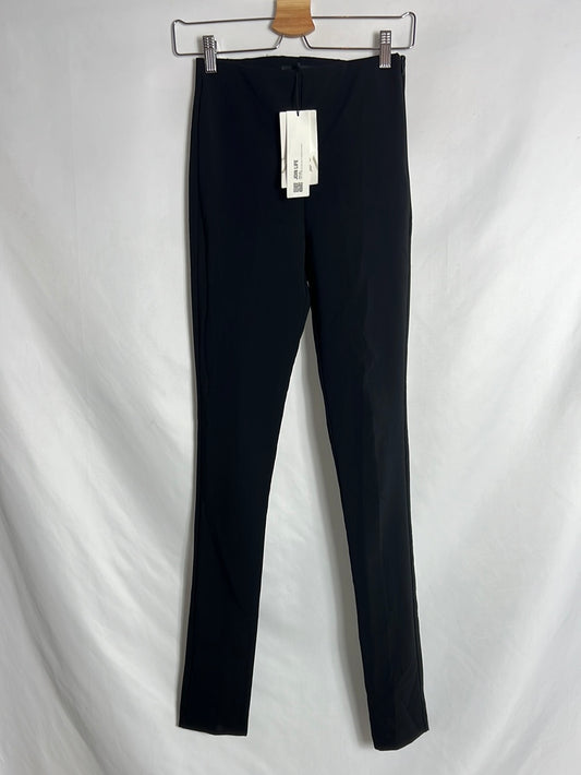 ZARA. Pantalón negro ajustado estilo leggins. T XS