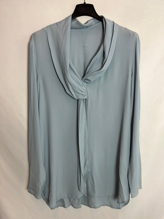 OTRAS. Blusa azul claro fluida nudo. T XL