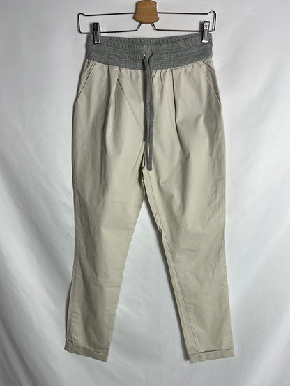 ZARA. Pantalones beige estilo jogger. T S