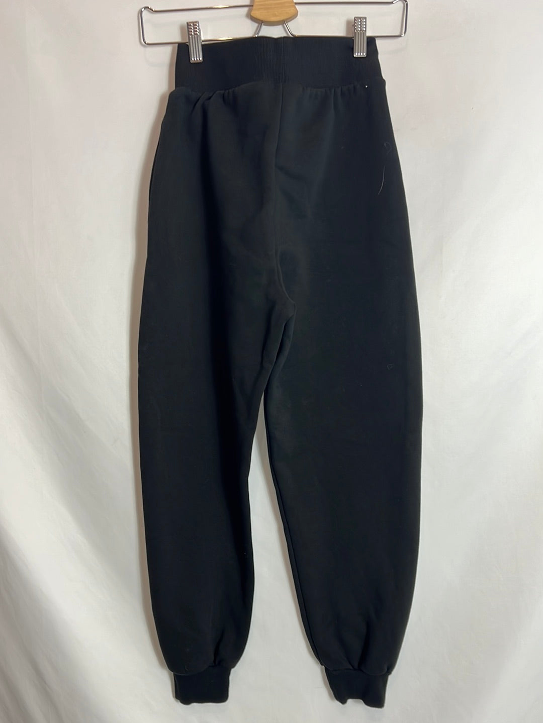 ZARA. Pantalón negro felpa bolsillos. T S