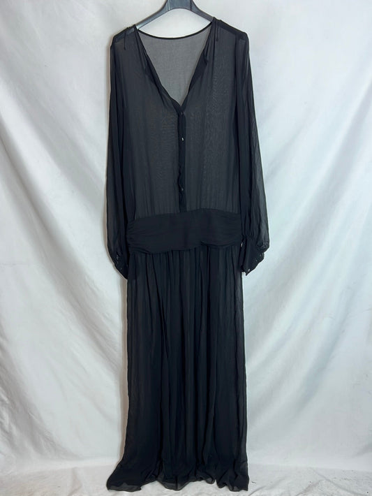 OTRAS. Vestido largo negro semitransparente. T M