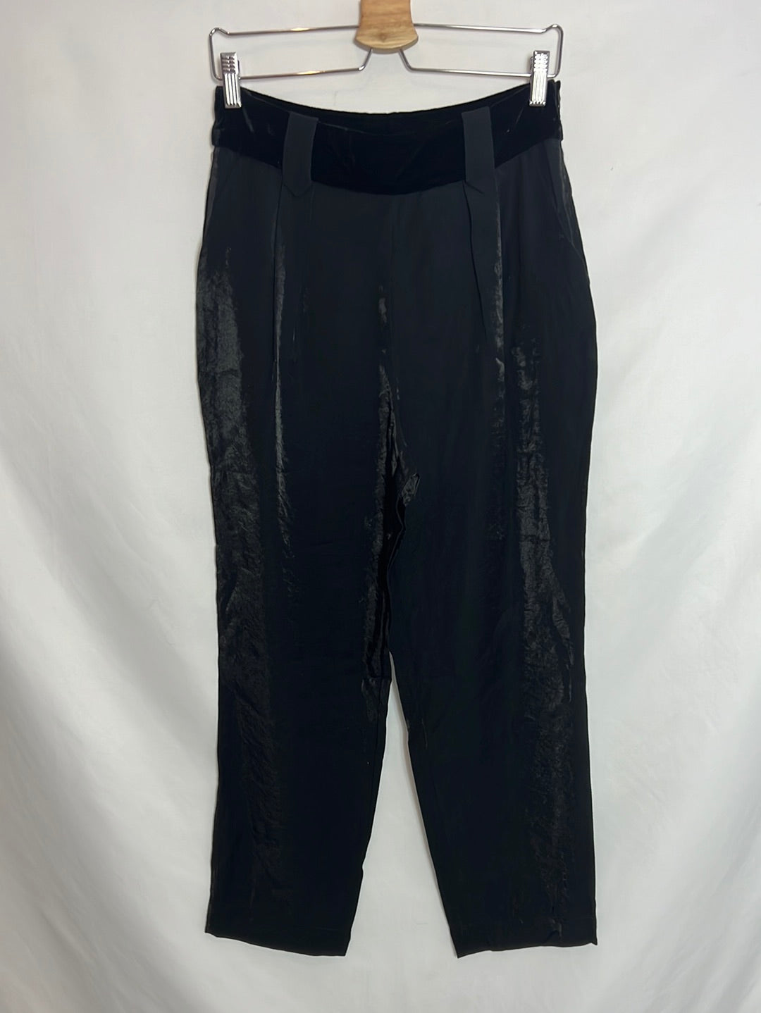 INTROPIA. Pantalón pinzas doble textura negro. T M