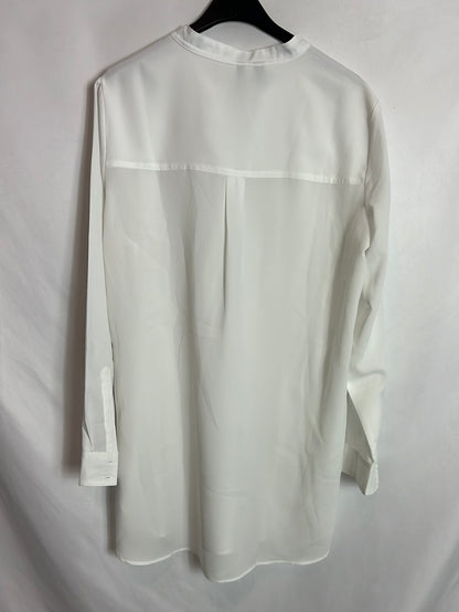 MANGO. Blusa blanca cuello mao. T L