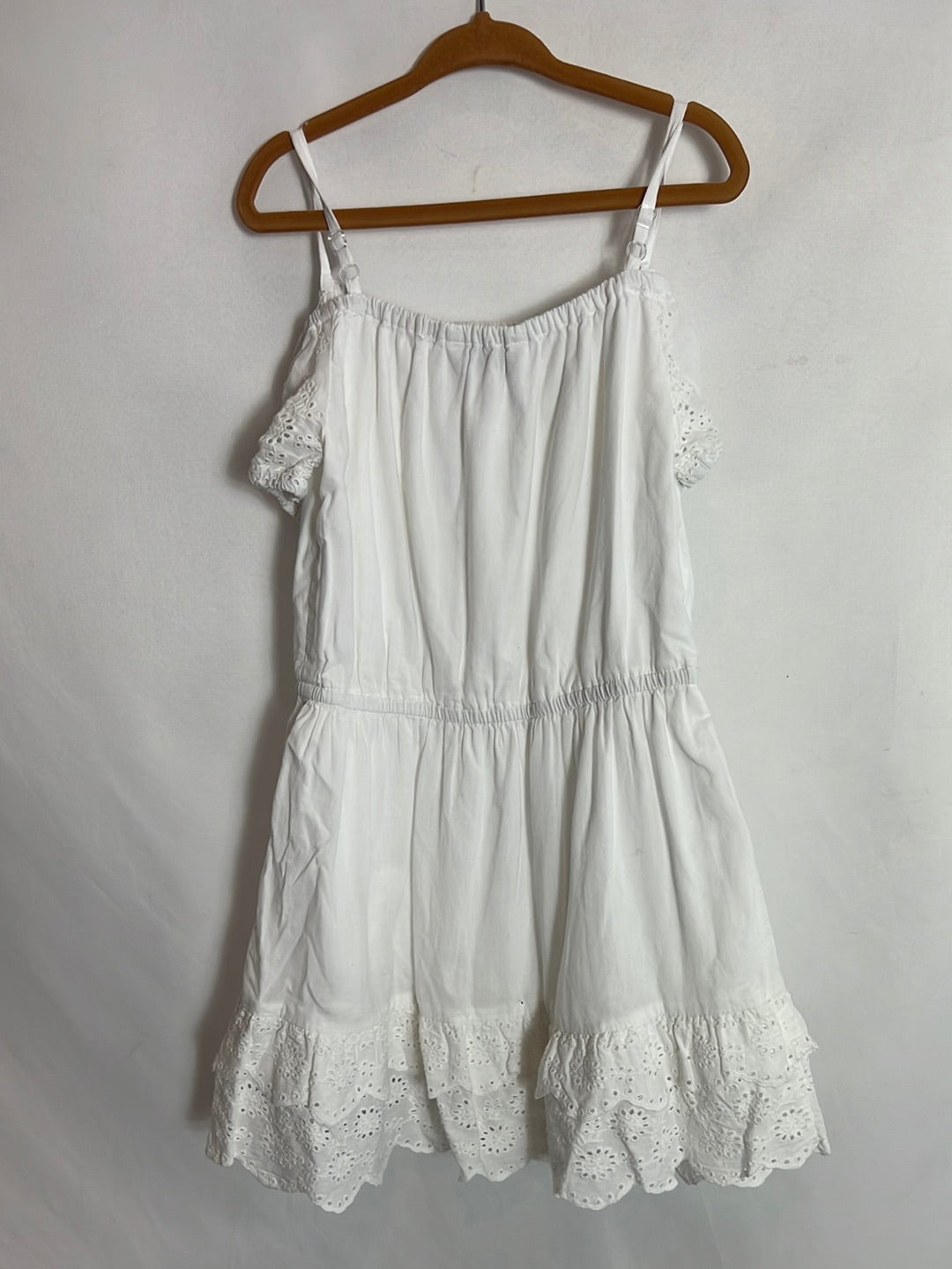 TIFFOSI. Vestido blanco troquelado. T 4-5 años