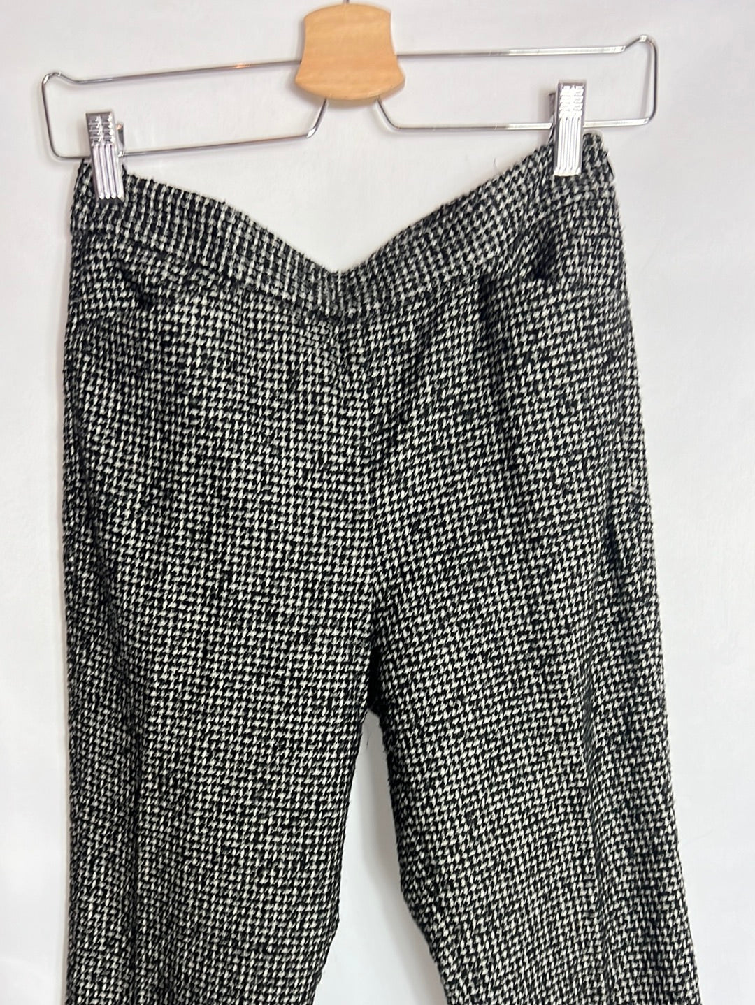 ZARA. Pantalón pata de gallo cropped. T XS