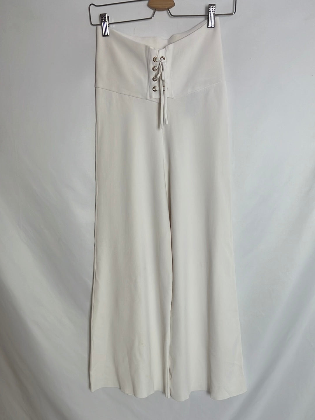 ZARA. Pantalón culotte blanco textura. T S