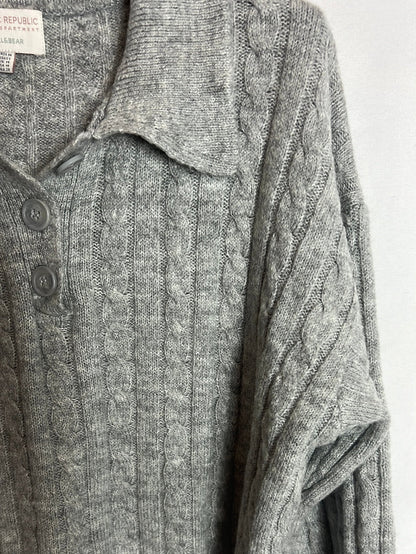 PULL&BEAR. jersey gris ochos T.m