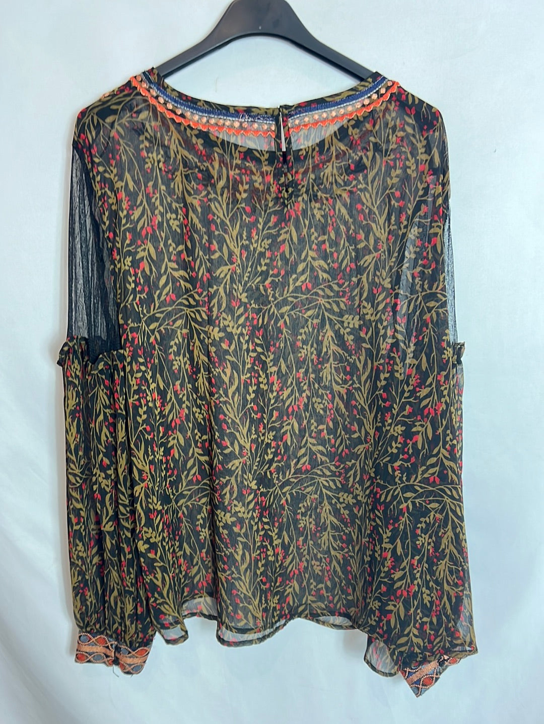 ZARA. Blusa semitransparente estampada. T XXL