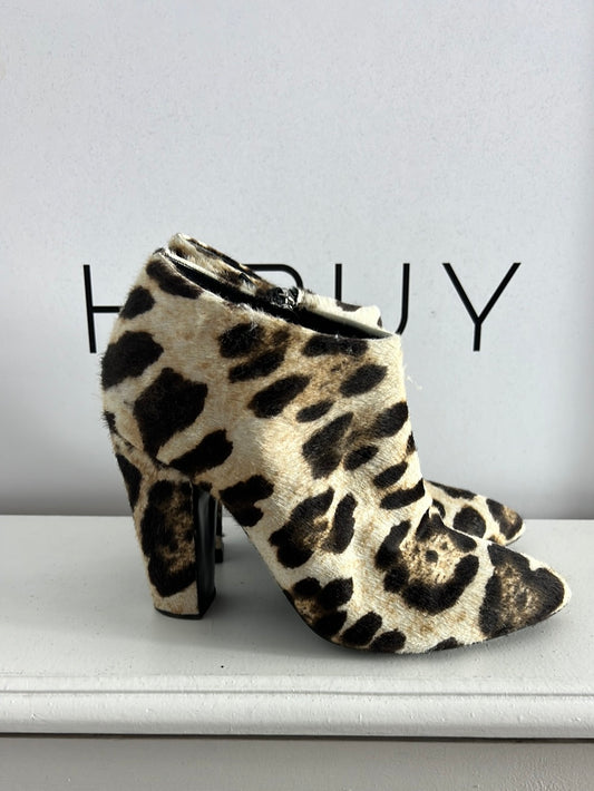 VERO CUOIO. Botines pelito animal print,. T 37