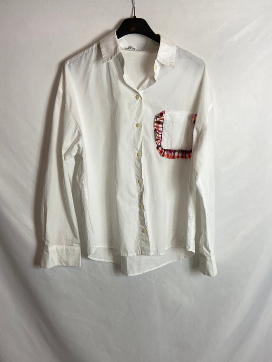 EXCUSEZ MOI. Camisa blanca detalle bolsillo T.M