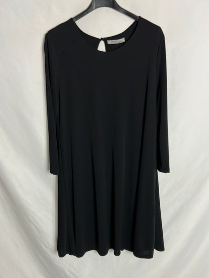 BERSHKA. Vestido negro corto fluido. T L