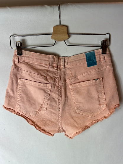 BERSHKA. Shorts rosa claro rotos. T 34