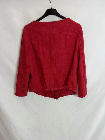 ZARA. Chaqueta roja textura. T L (M)