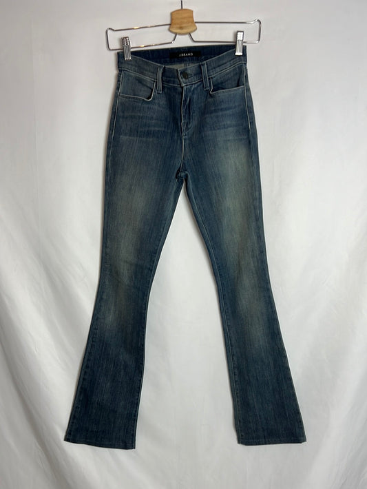 J BRAND. Pantalón denim acampanado. T 24 (32)