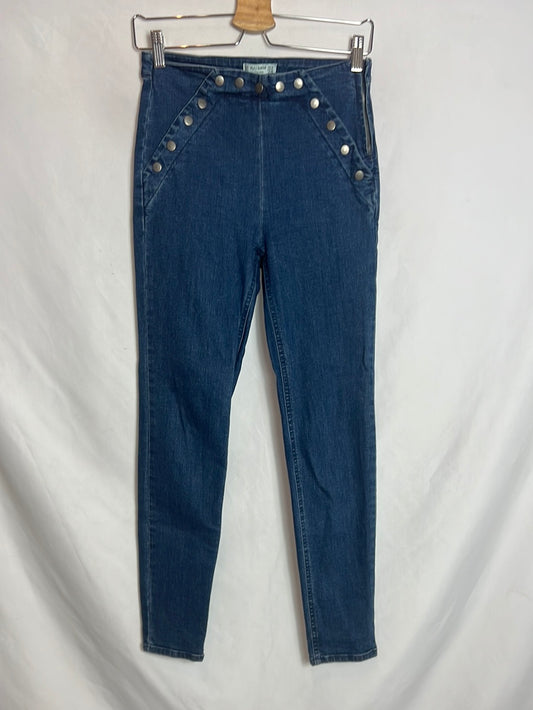 PULL&BEAR. pantalón denim botones T.38