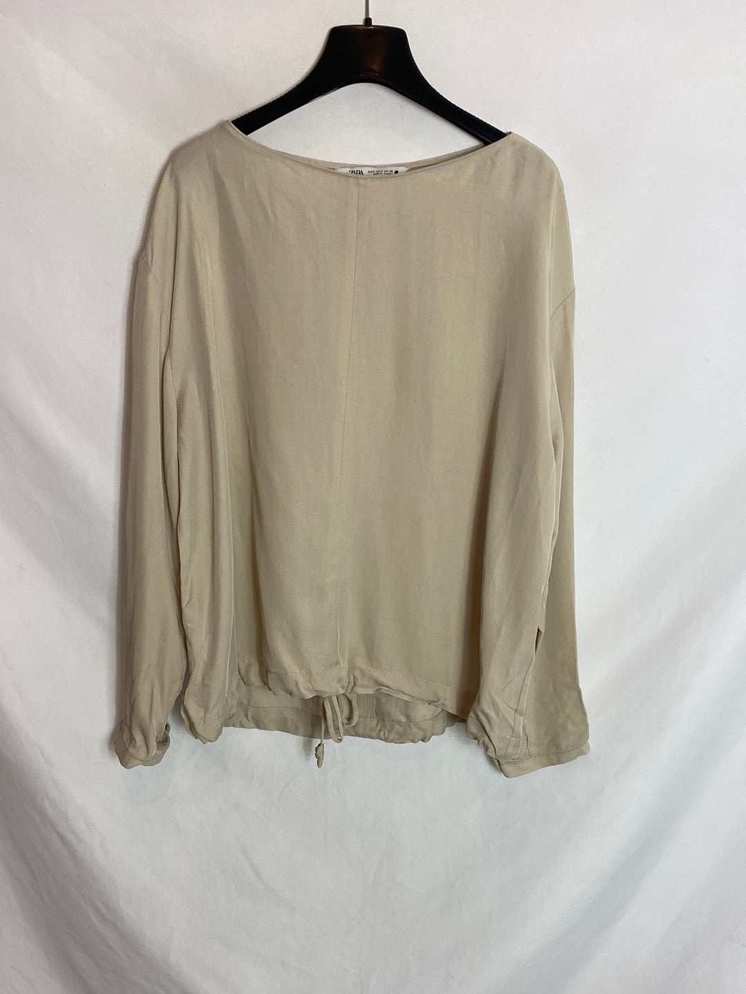 Zara. Blusa fluida satinada. T.S