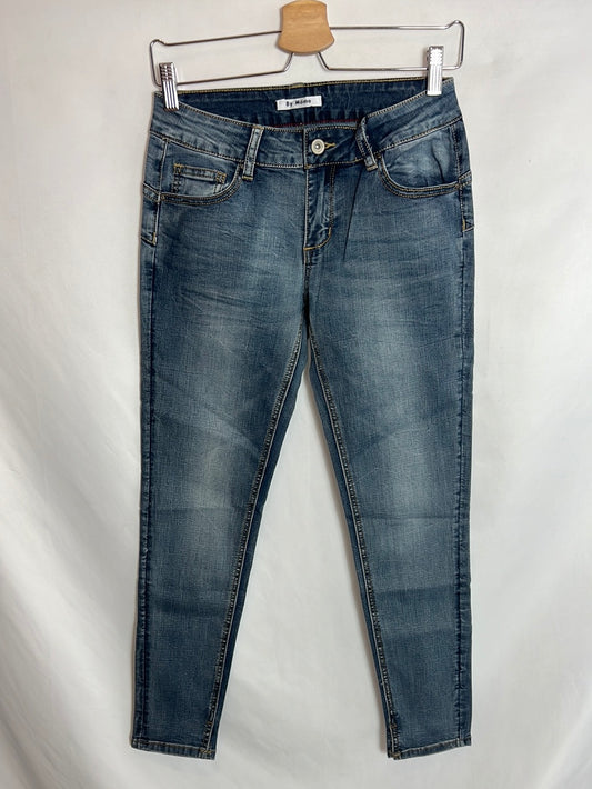 BY MÖMA. Pantalón denim pitillo elástico. T 44 (36)