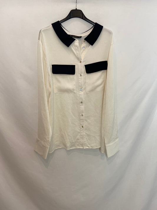 ZARA. Camisa blanca detalles azules T. XXL