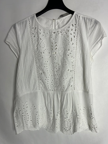 ZARA. Top blanco troquelado. T S