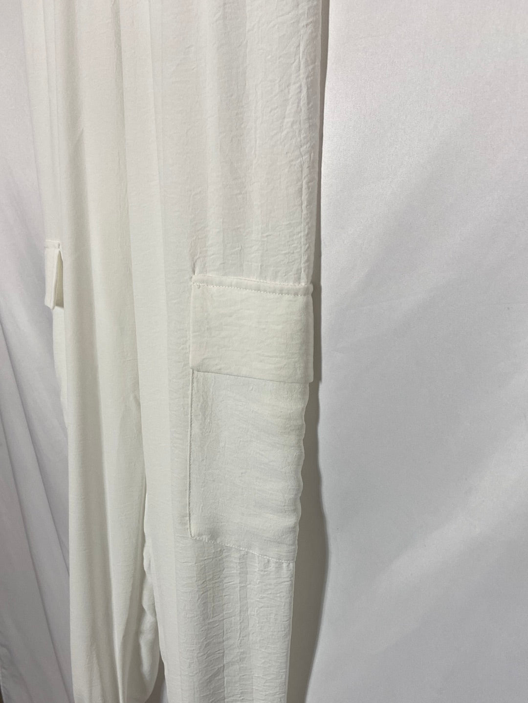 ZARA. Pantalón cargo blanco T. XL