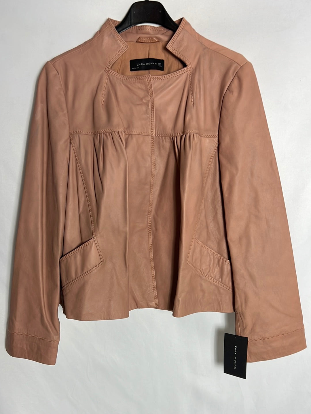 ZARA. Chaqueta piel rosa palo. T S (Tara)