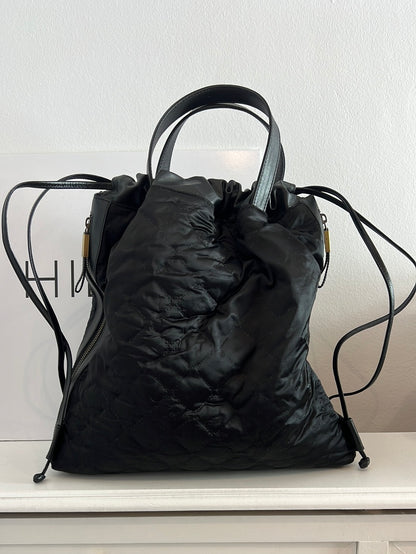 FARRUTX. Bolso/mochila negro acolchado