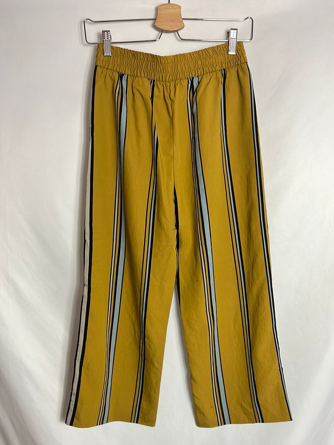 ZARA. Pantalón culotte mostaza rayas. T S