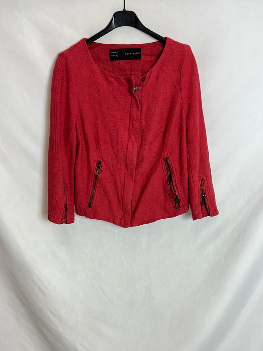 ZARA. Chaqueta roja textura. T L (M)