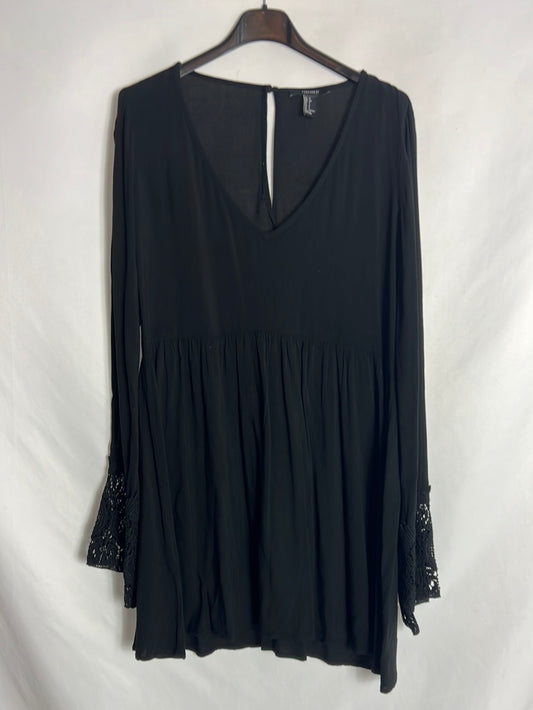 FOREVER 21. Vestido negro corto detalle manga. T S