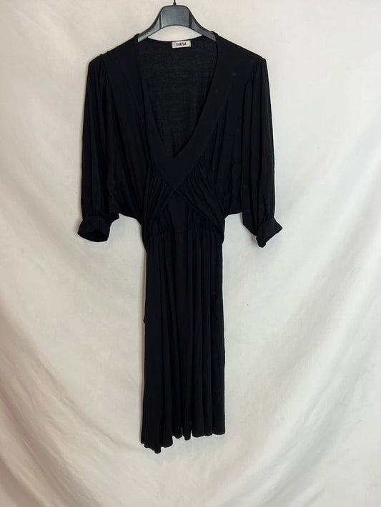 SARAM. Vestido negro fluido lazada escote. T 38